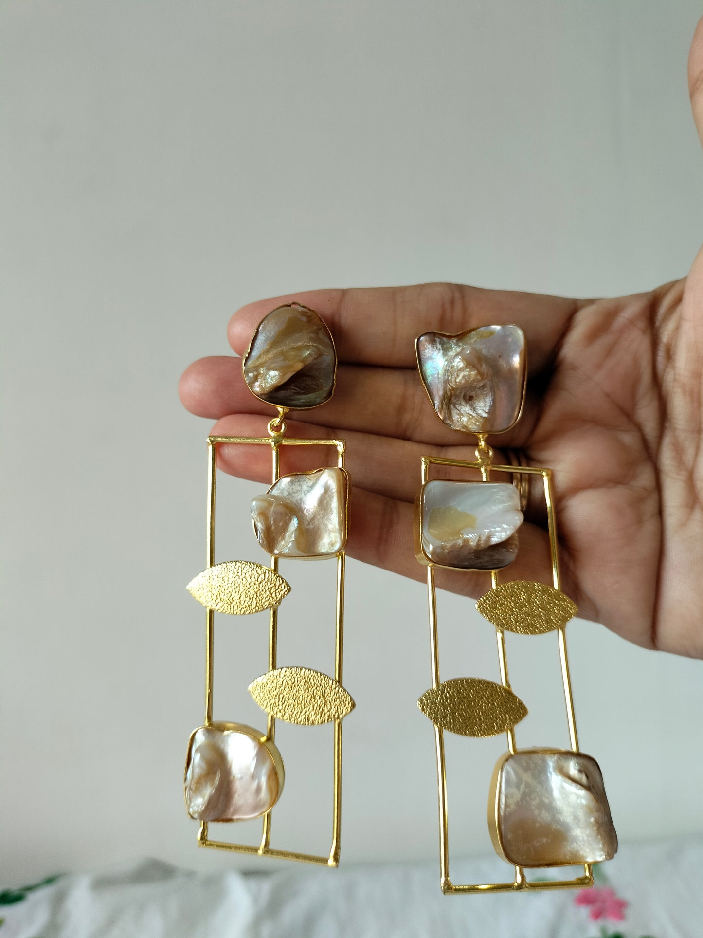 Shell Pearl Hanging Earrings