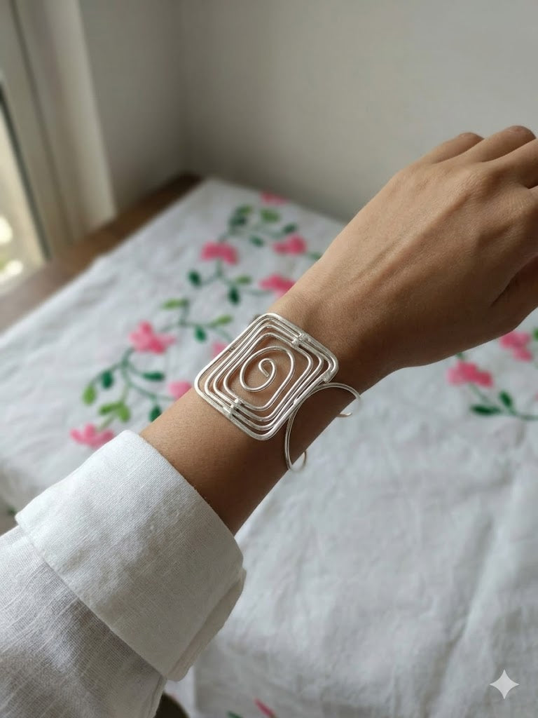 The Labyrinthine Spiral Cuff