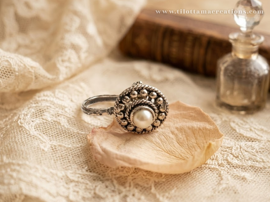 The "Vintage Pearl" Nose Pin