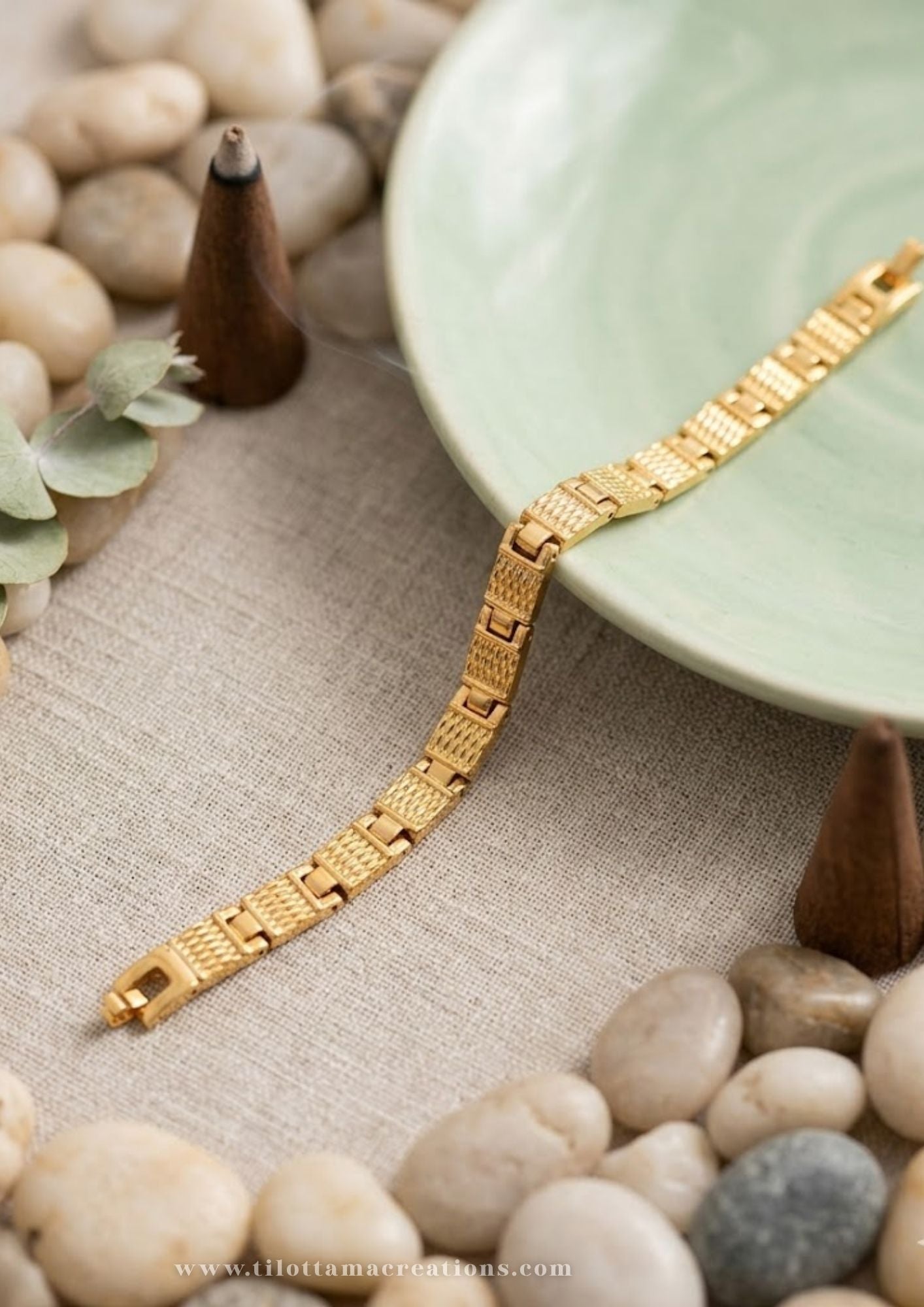 The Gilded Lattice Link