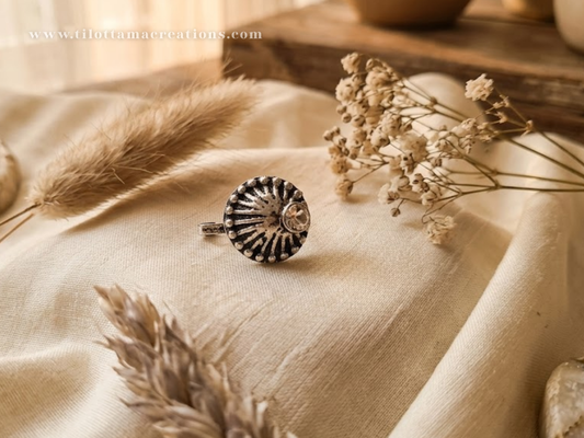 The Jali Seashell Nose Cuff