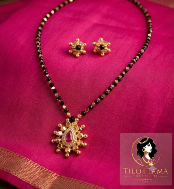 The Royal Amrapali Ashtapailu beads mangalsutra Set