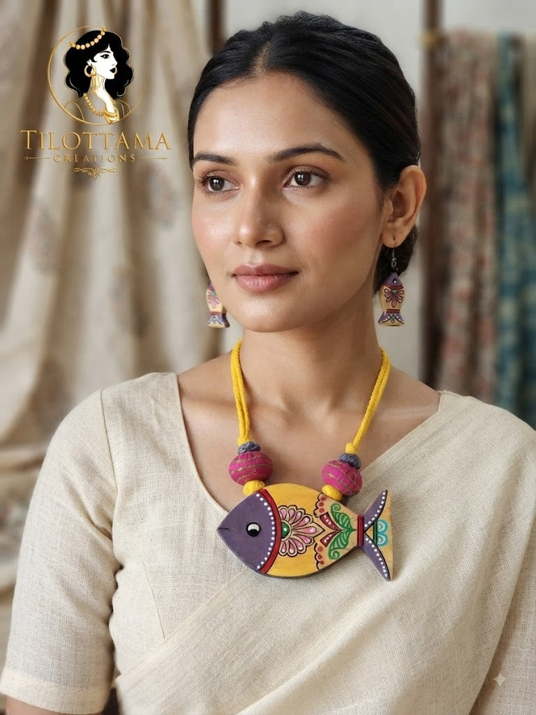 Golden Fin Handpainted Wooden Necklace Set