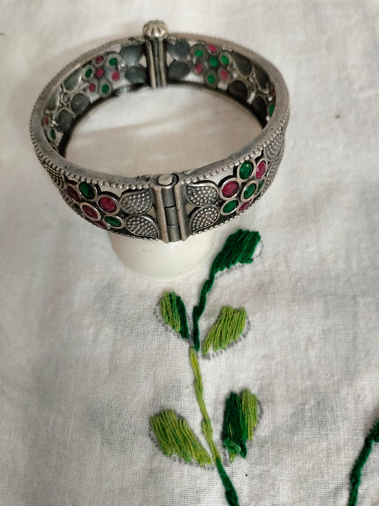 Vintage Kemp Stone Oxidised Kada