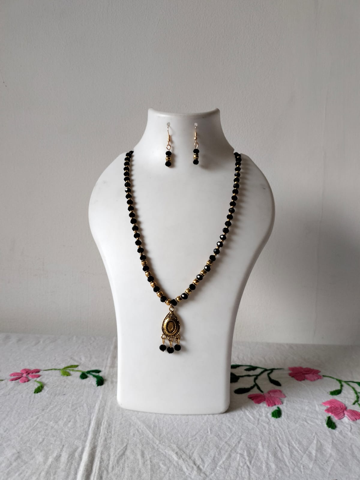 The Midnight Onyx Medallion Set