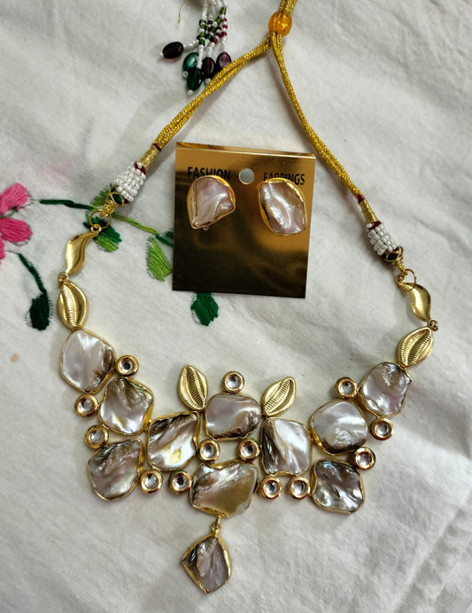 The Iridescent Meadow Choker Set