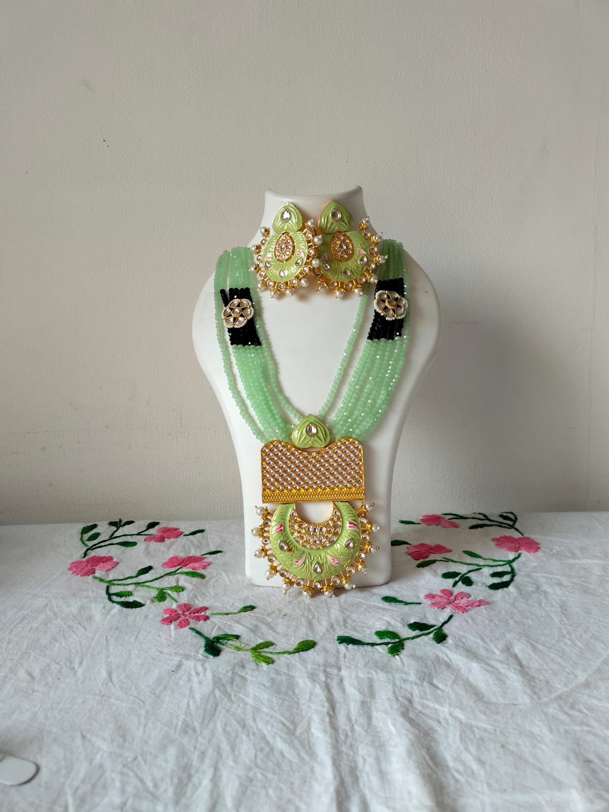 The Pistachio Meenakari Longset