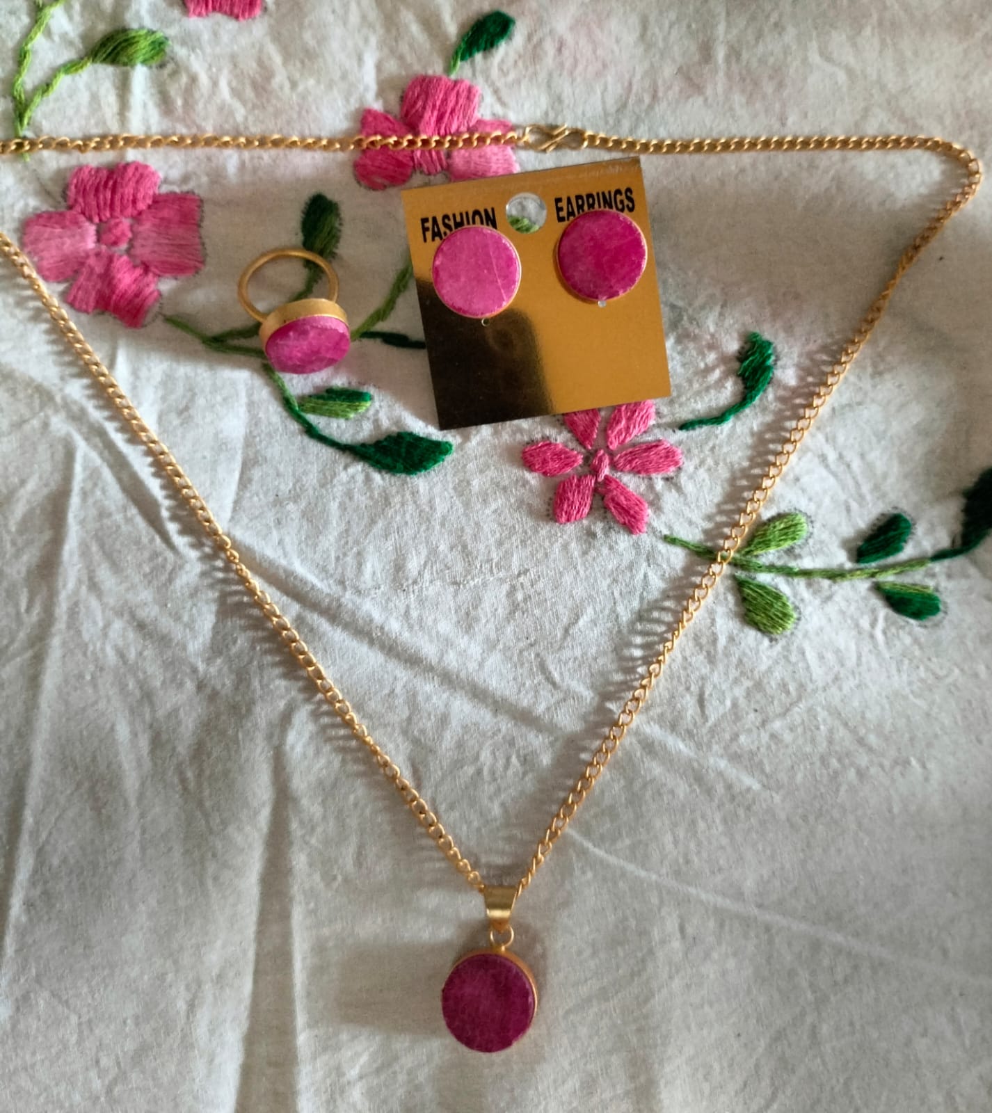 Fuchsia Circular Wood Set