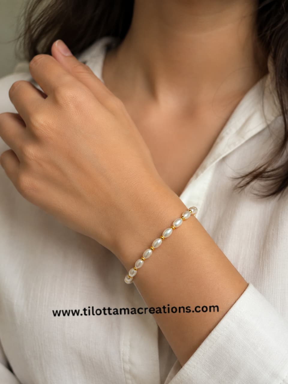 Luminous Oval Pearl Bracelet