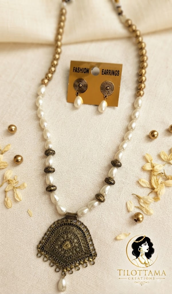 The Vintage Temple Pearl Set