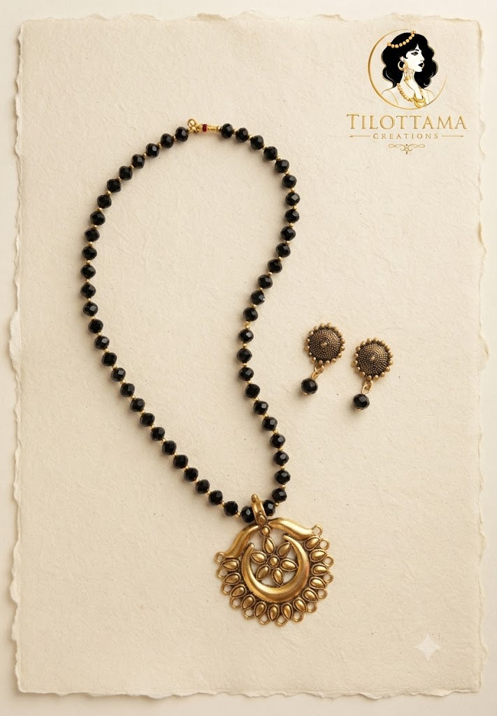 The Golden Bloom Onyx Ensemble