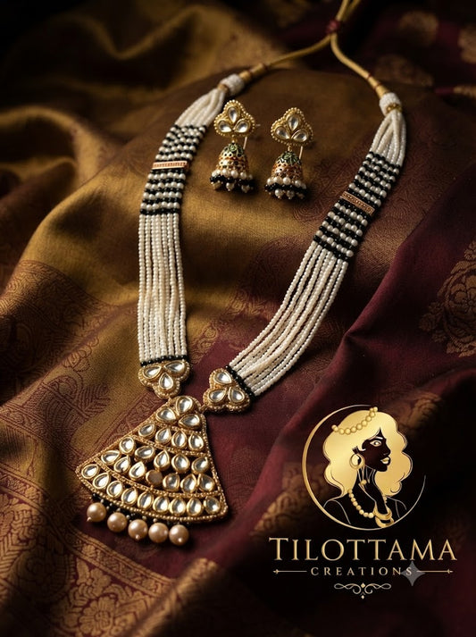 The Royal Monochrome Jhumka Set