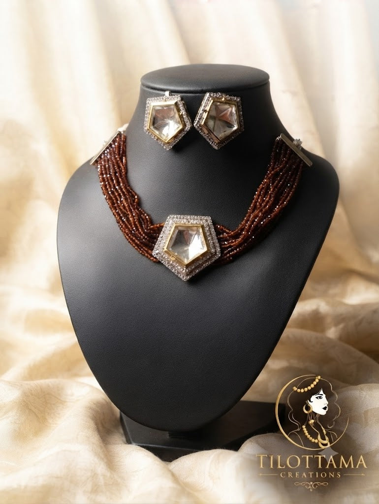 The Amber Geometric Choker Set