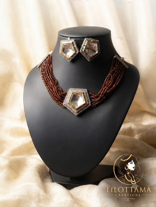 The Amber Geometric Choker Set
