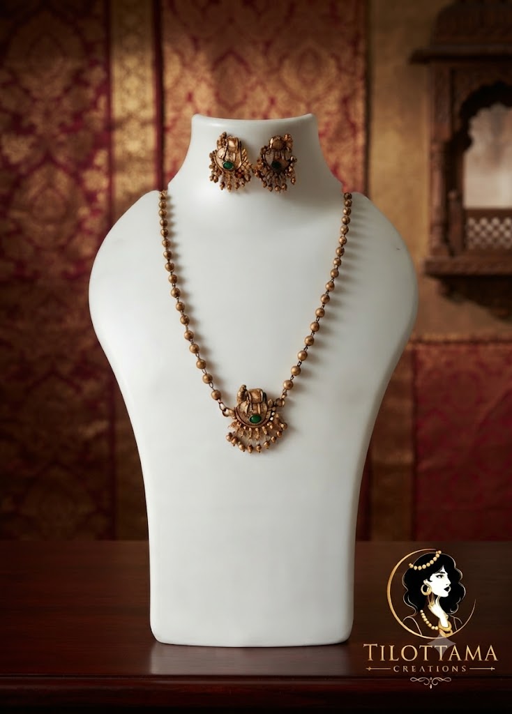 Gilded Bloom Pearl Drop Necklace Set