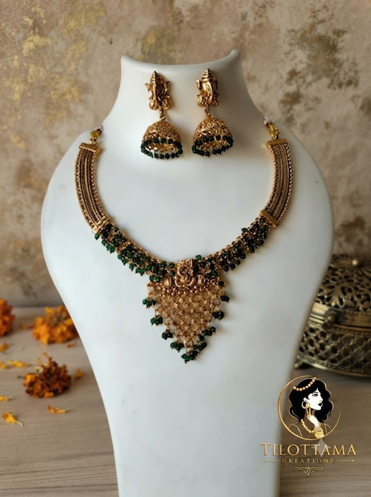 Majestic Emerald-Toned Guttapusalu Choker Set